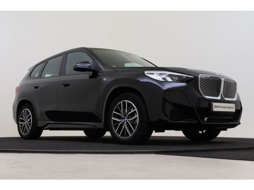 BMW iX1 xDrive30 M Sport / Sportstoelen / Achteruitrijcamera / M Adaptief onderstel / Harman-Kardon / Sto... ActivLease financial lease
