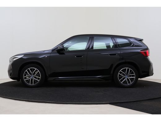 BMW iX1 xDrive30 M Sport / Sportstoelen / Achteruitrijcamera / M Adaptief onderstel / Harman-Kardon / Sto... ActivLease financial lease