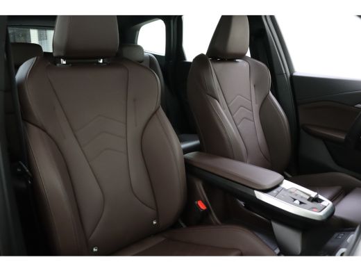 BMW iX1 xDrive30 M Sport / Sportstoelen / Achteruitrijcamera / M Adaptief onderstel / Harman-Kardon / Sto... ActivLease financial lease