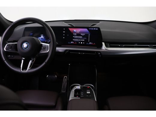 BMW iX1 xDrive30 M Sport / Sportstoelen / Achteruitrijcamera / M Adaptief onderstel / Harman-Kardon / Sto... ActivLease financial lease