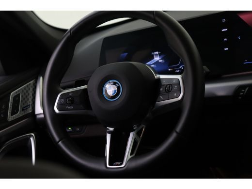 BMW iX1 xDrive30 M Sport / Sportstoelen / Achteruitrijcamera / M Adaptief onderstel / Harman-Kardon / Sto... ActivLease financial lease