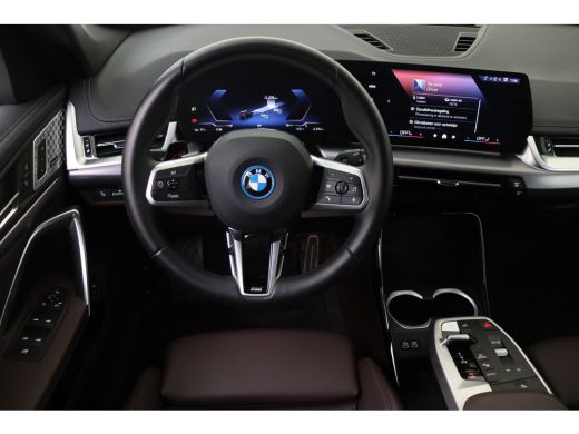 BMW iX1 xDrive30 M Sport / Sportstoelen / Achteruitrijcamera / M Adaptief onderstel / Harman-Kardon / Sto... ActivLease financial lease
