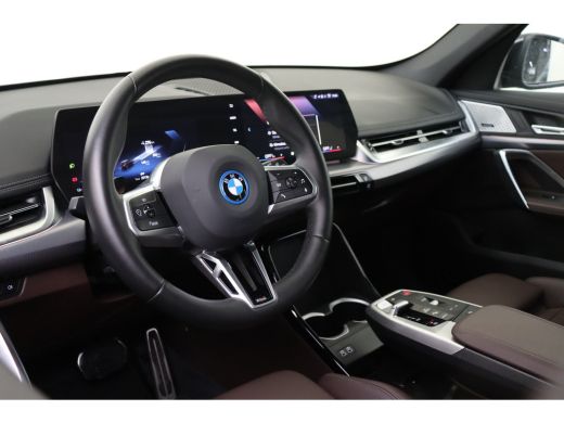 BMW iX1 xDrive30 M Sport / Sportstoelen / Achteruitrijcamera / M Adaptief onderstel / Harman-Kardon / Sto... ActivLease financial lease