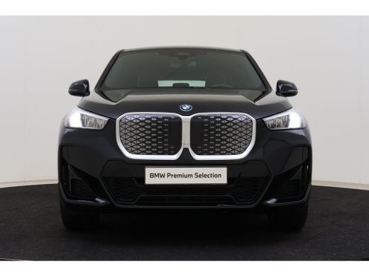 BMW iX1 xDrive30 M Sport / Sportstoelen / Achteruitrijcamera / M Adaptief onderstel / Harman-Kardon / Sto... ActivLease financial lease