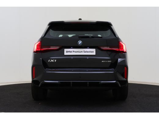 BMW iX1 xDrive30 M Sport / Sportstoelen / Achteruitrijcamera / M Adaptief onderstel / Harman-Kardon / Sto... ActivLease financial lease