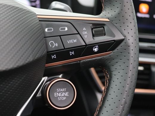 CUPRA Leon Sportstourer 1.4 e-Hybrid VZ Black Edition 245PK DSG Pano-schuifdak, SOH 91%, leder, achteruitrijcamera, super... ActivLease financial lease