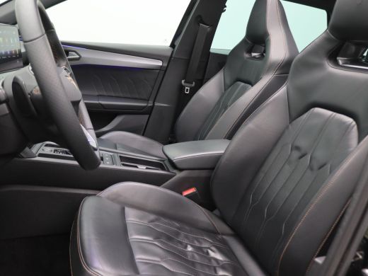 CUPRA Leon Sportstourer 1.4 e-Hybrid VZ Black Edition 245PK DSG Pano-schuifdak, SOH 91%, leder, achteruitrijcamera, super... ActivLease financial lease