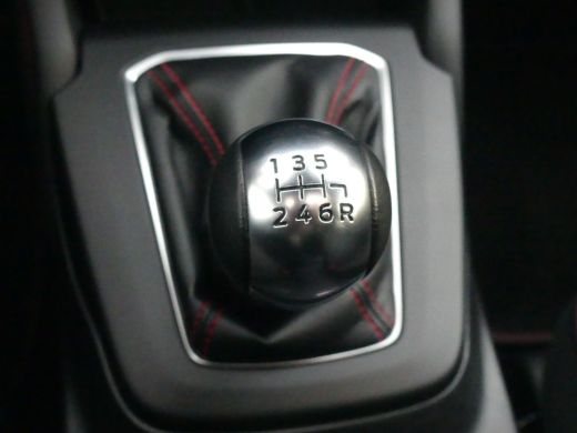 Ford Focus 1.0 EcoBoost Hybrid 125PK ST Line X | PANORAMADAK | STOEL+STUUR+VOORRUITVERWARMING | ADAPTIEVE CR... ActivLease financial lease