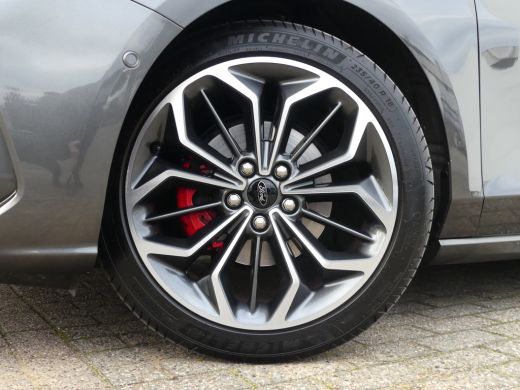 Ford Focus 1.0 EcoBoost Hybrid 125PK ST Line X | PANORAMADAK | STOEL+STUUR+VOORRUITVERWARMING | ADAPTIEVE CR... ActivLease financial lease