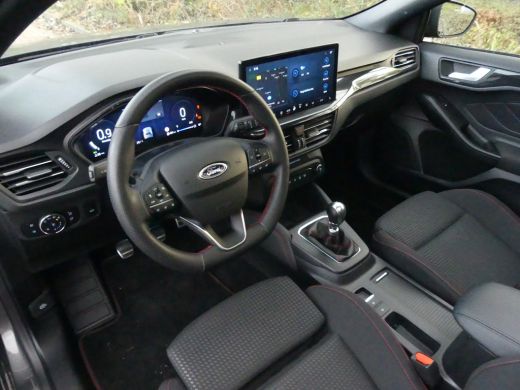 Ford Focus 1.0 EcoBoost Hybrid 125PK ST Line X | PANORAMADAK | STOEL+STUUR+VOORRUITVERWARMING | ADAPTIEVE CR... ActivLease financial lease