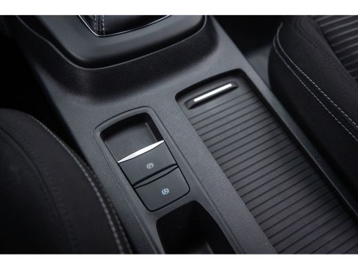 Ford Focus 1.0 EcoBoost Hybrid Titanium X | Camera | Stoel/stuur/voorruit verwarming | Apple Carplay/Android... ActivLease financial lease