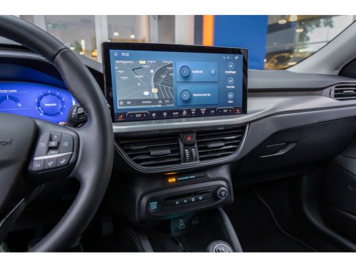 Ford Focus 1.0 EcoBoost Hybrid Titanium X | Camera | Stoel/stuur/voorruit verwarming | Apple Carplay/Android... ActivLease financial lease