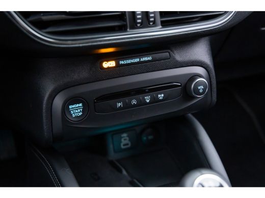 Ford Focus 1.0 EcoBoost Hybrid Titanium X | Camera | Stoel/stuur/voorruit verwarming | Apple Carplay/Android... ActivLease financial lease