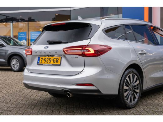 Ford Focus 1.0 EcoBoost Hybrid Titanium X | Camera | Stoel/stuur/voorruit verwarming | Apple Carplay/Android... ActivLease financial lease