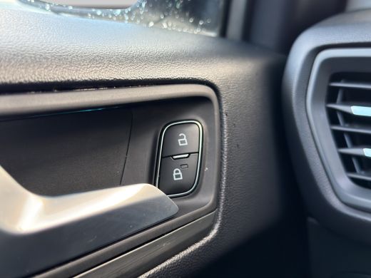 Ford Focus 1.0 EcoBoost Titanium Business LED | Parkeersensoren | Keyless | Full map navigatie | Climate con... ActivLease financial lease