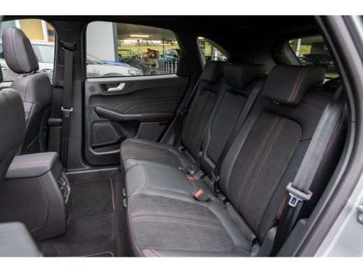 Ford Kuga 2.5 PHEV ST-Line X | DEMO-DEAL!! | Alle opties!! | Trekhaak | Pano-dak | Matrix Led | Black-pack ... ActivLease financial lease