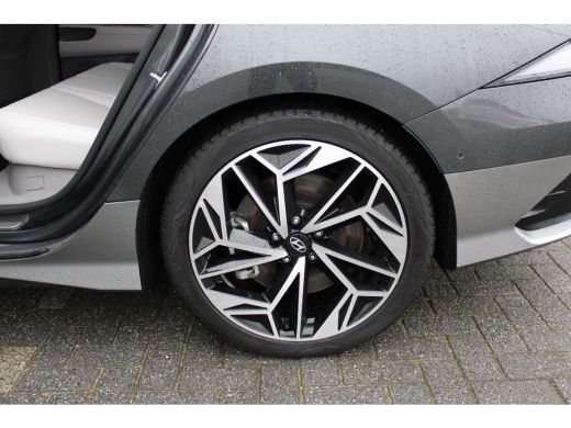 Hyundai IONIQ 6 Lounge Sky 77.4 kWh | Trekhaak | Leder | 360 camera | Elektrische voorstoelen met geheugenfunctie... ActivLease financial lease
