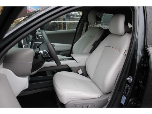 Hyundai IONIQ 6 Lounge Sky 77.4 kWh | Trekhaak | Leder | 360 camera | Elektrische voorstoelen met geheugenfunctie... ActivLease financial lease