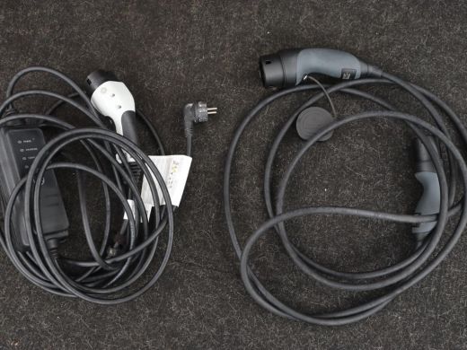 Mercedes-Benz A-Klasse 250e AMG | Panoramadak | 360 Camera | Burmester | Stoelverwarming | Adaptive cruise | Carplay | S... ActivLease financial lease