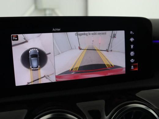 Mercedes-Benz A-Klasse 250e AMG | Panoramadak | 360 Camera | Burmester | Stoelverwarming | Adaptive cruise | Carplay | S... ActivLease financial lease
