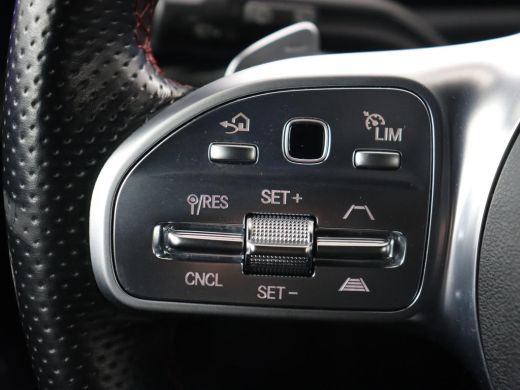 Mercedes-Benz A-Klasse 250e AMG | Panoramadak | 360 Camera | Burmester | Stoelverwarming | Adaptive cruise | Carplay | S... ActivLease financial lease