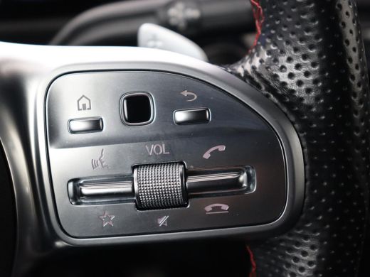 Mercedes-Benz A-Klasse 250e AMG | Panoramadak | 360 Camera | Burmester | Stoelverwarming | Adaptive cruise | Carplay | S... ActivLease financial lease