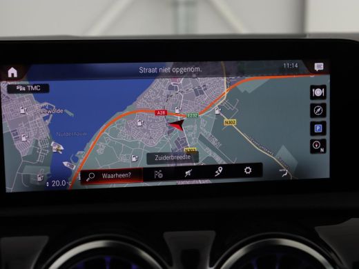 Mercedes-Benz A-Klasse 250e AMG | Panoramadak | 360 Camera | Burmester | Stoelverwarming | Adaptive cruise | Carplay | S... ActivLease financial lease