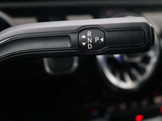 Mercedes-Benz A-Klasse 250e AMG | Panoramadak | 360 Camera | Burmester | Stoelverwarming | Adaptive cruise | Carplay | S... ActivLease financial lease