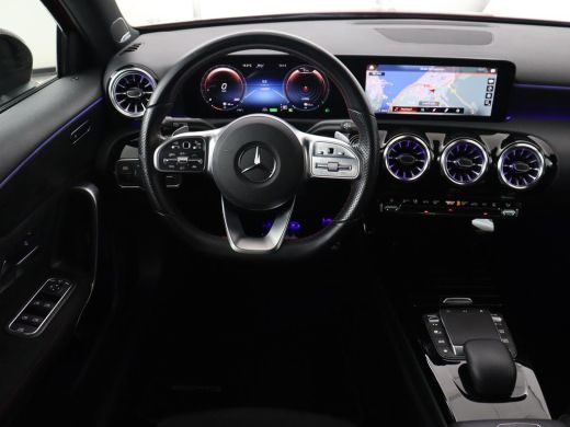 Mercedes-Benz A-Klasse 250e AMG | Panoramadak | 360 Camera | Burmester | Stoelverwarming | Adaptive cruise | Carplay | S... ActivLease financial lease