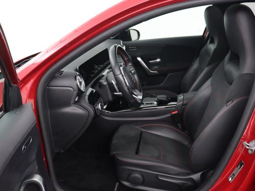 Mercedes-Benz A-Klasse 250e AMG | Panoramadak | 360 Camera | Burmester | Stoelverwarming | Adaptive cruise | Carplay | S... ActivLease financial lease