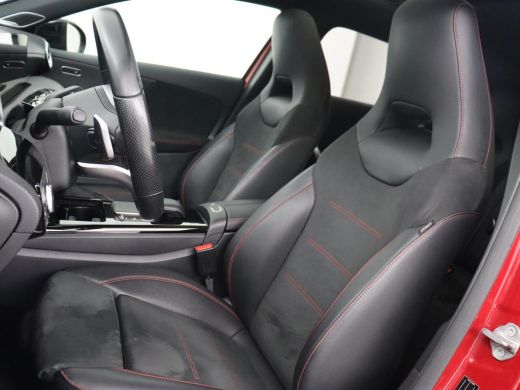 Mercedes-Benz A-Klasse 250e AMG | Panoramadak | 360 Camera | Burmester | Stoelverwarming | Adaptive cruise | Carplay | S... ActivLease financial lease