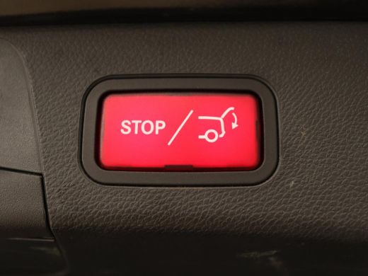 Mercedes-Benz C-Klasse 300e AMG Limited | Panoramadak | 360 Camera | Stoelverwarming | Carplay | Matrix LED | Leder/Alca... ActivLease financial lease