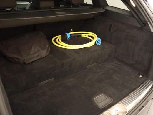 Mercedes-Benz C-Klasse 300e AMG Limited | Panoramadak | 360 Camera | Stoelverwarming | Carplay | Matrix LED | Leder/Alca... ActivLease financial lease