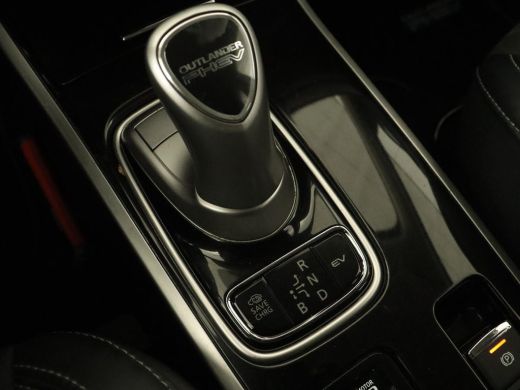 Mitsubishi Outlander 2.4 PHEV Pure+ | Trekhaak | Carplay | Leder/Alcantara | Camera | Keyless | Full LED | Climate con... ActivLease financial lease