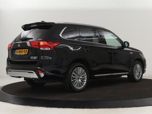 Mitsubishi Outlander 2.4 PHEV Pure+ | Trekhaak | Carplay | Leder/Alcantara | Camera | Keyless | Full LED | Climate con... ActivLease financial lease