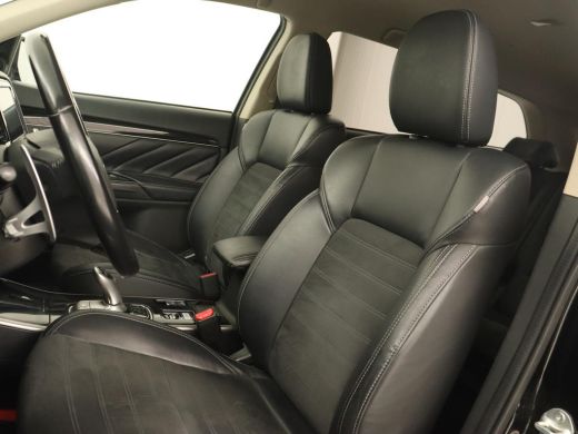 Mitsubishi Outlander 2.4 PHEV Pure+ | Trekhaak | Carplay | Leder/Alcantara | Camera | Keyless | Full LED | Climate con... ActivLease financial lease