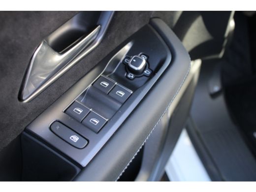 Opel Grandland GS 73 KW | Panoramadak | Lederen bekleding | Trekhaak | Focal | BTW | 20.000km | ActivLease financial lease