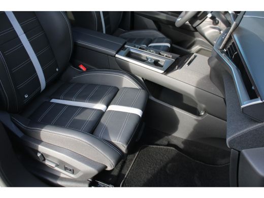Opel Grandland GS 73 KW | Panoramadak | Lederen bekleding | Trekhaak | Focal | BTW | 20.000km | ActivLease financial lease
