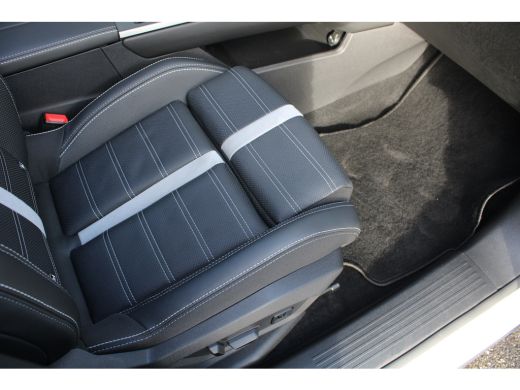 Opel Grandland GS 73 KW | Panoramadak | Lederen bekleding | Trekhaak | Focal | BTW | 20.000km | ActivLease financial lease