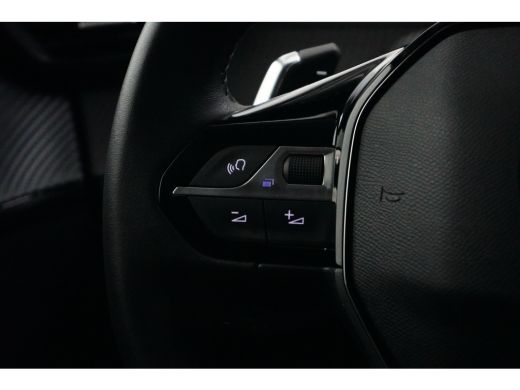 Peugeot 208 Hybrid 100 e-DCS6 Allure | Achterbank in delen neerklapbaar | Apple Carplay/Android Auto|telefoon... ActivLease financial lease