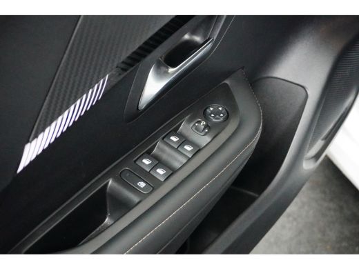 Peugeot 208 Hybrid 100 e-DCS6 Allure | Achterbank in delen neerklapbaar | Apple Carplay/Android Auto|telefoon... ActivLease financial lease