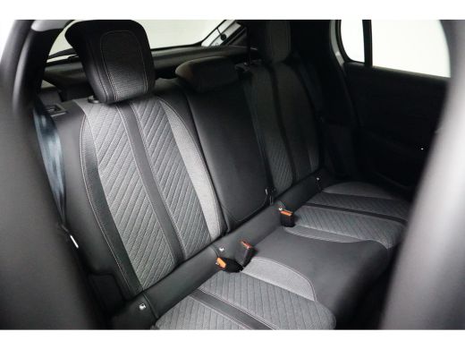 Peugeot 208 Hybrid 100 e-DCS6 Allure | Achterbank in delen neerklapbaar | Apple Carplay/Android Auto|telefoon... ActivLease financial lease