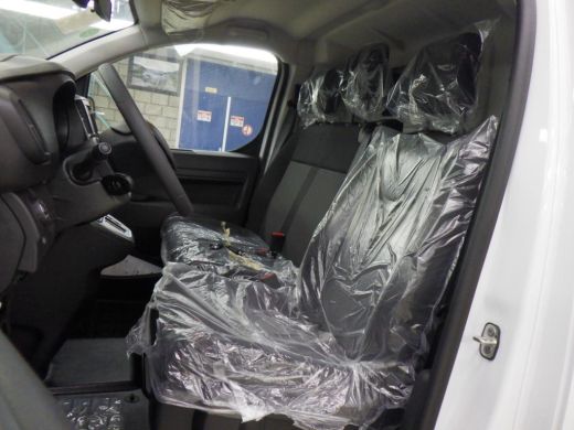 Peugeot e-Expert Long Asphalt 75 kWh | Automaat | Navigatie | Stoelverwarming | Nieuw | BTW | 3-Zits | ActivLease financial lease