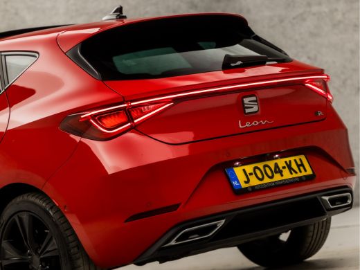 Seat Leon 1.5 TSI FR Sport Automaat (SCHUIFDAK, APPLE CARPLAY, VIRTUAL COCKPIT, CAMERA, STOEL/STUURVERWARMI... ActivLease financial lease