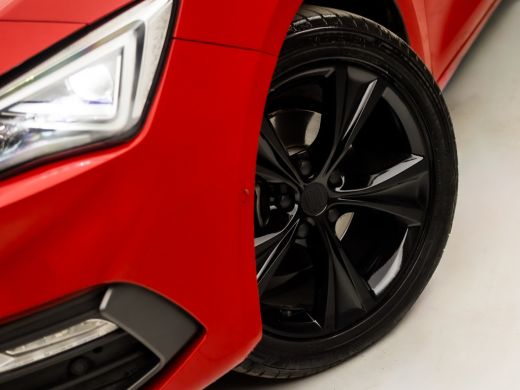 Seat Leon 1.5 TSI FR Sport Automaat (SCHUIFDAK, APPLE CARPLAY, VIRTUAL COCKPIT, CAMERA, STOEL/STUURVERWARMI... ActivLease financial lease