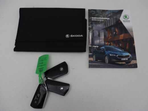 Skoda Octavia 1.0 e-TSI Business Edition | Stoelverwarming | Trekhaak | Camera | Carplay | Virtual Cockpit | Na... ActivLease financial lease