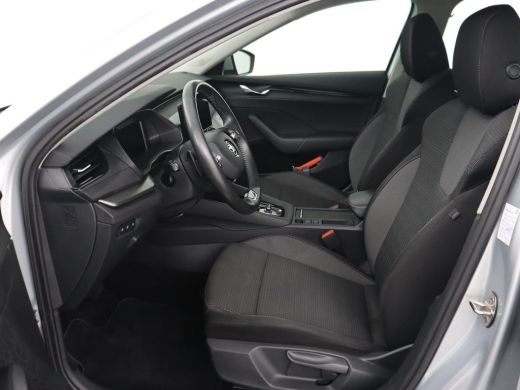 Skoda Octavia 1.0 e-TSI Business Edition | Stoelverwarming | Trekhaak | Camera | Carplay | Virtual Cockpit | Na... ActivLease financial lease