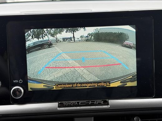 Toyota C-HR 2.0 Plug-in Hybrid 220 Dynamic **STOEL EN STUURWIELVERWARMING/ DODEHOEK DETECTIE/ PARKEERSENSOREN... ActivLease financial lease