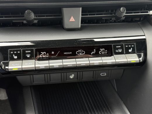 Toyota C-HR 2.0 Plug-in Hybrid 220 Dynamic **STOEL EN STUURWIELVERWARMING/ DODEHOEK DETECTIE/ PARKEERSENSOREN... ActivLease financial lease