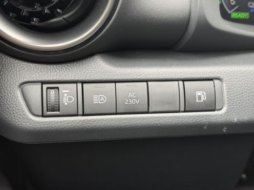 Toyota C-HR 2.0 Plug-in Hybrid 220 Dynamic **STOEL EN STUURWIELVERWARMING/ DODEHOEK DETECTIE/ PARKEERSENSOREN... ActivLease financial lease